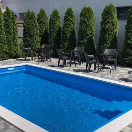 Hotel Brill Orosháza Exteriör bild