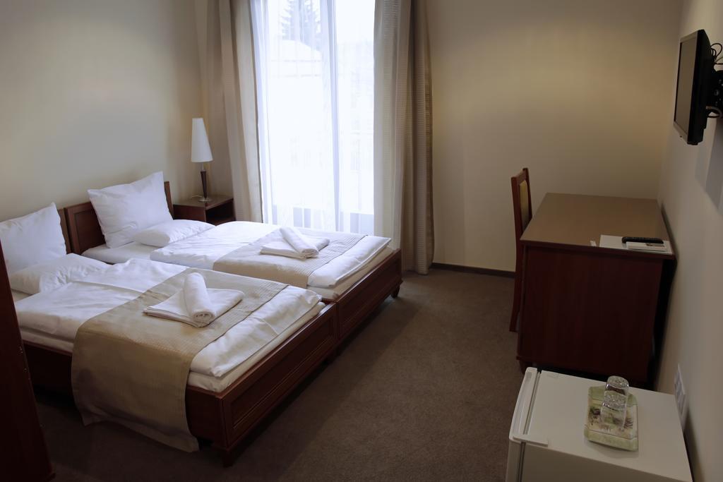 Hotel Brill Orosháza Exteriör bild