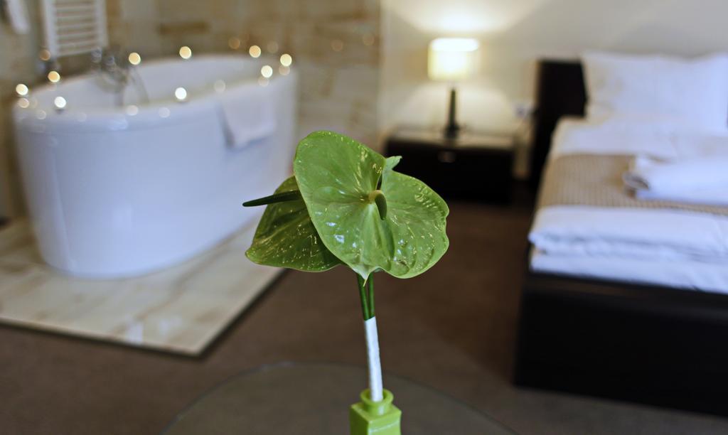 Hotel Brill Orosháza Exteriör bild